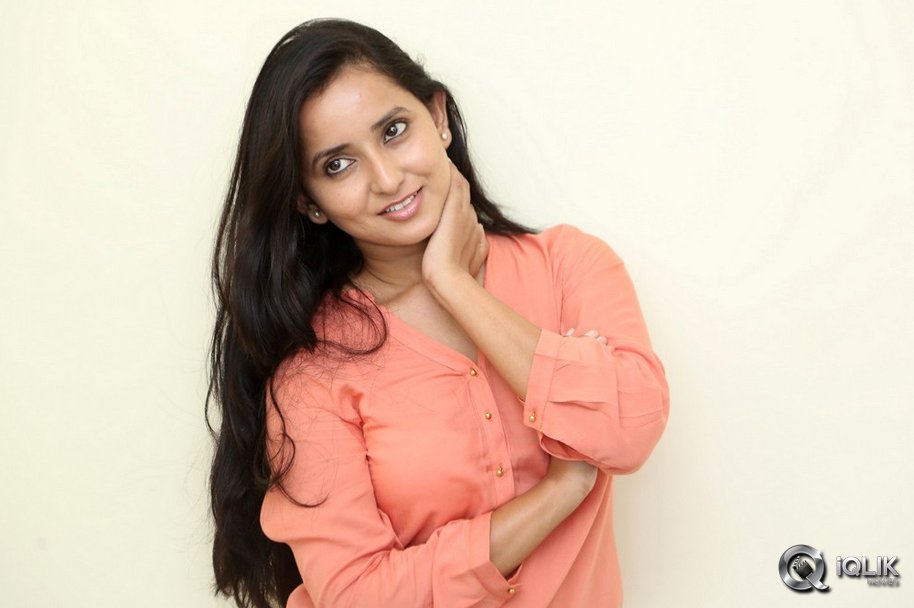 Ishika-Singh-at-Hrudaya-Kaleyam-Press-Meet